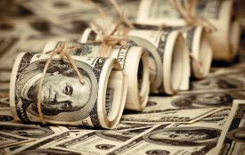 Раніше судиму звягелянку викрили у викраденні 5 000 доларів у знайомого подружжя