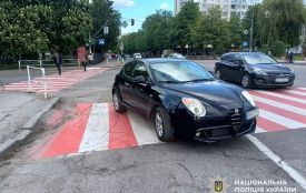 У Звягелі на нерегульованому переході автівка збила 75-річну жінку