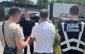 У кількох областях Нацполіція затримала ділків, які заробляли на  "зв'язках" у ТСЦ