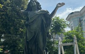Почалась реставрація однієї з найстаріших скульптур міста