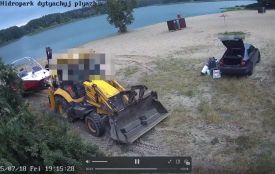 На територію дитячого пляжу у Гідропарку заїхали три легковики і мікроавтобус, привезли з собою човен