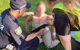 У Хорошеві поліцейські врятували жінку, яка намагалася вчинити самогубство