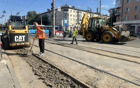 На перехресті Київської та Небесної Сотні розпочали ремонт дорожнього покриття трамвайних колій