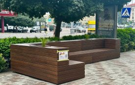 У Житомирі облаштували перший парклет — на Київській