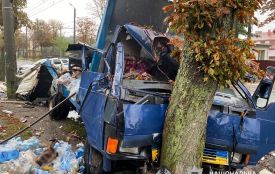 Подробиці ранкової ДТП з вантажівкою у Житомирі: травмовано 20-річного пасажира