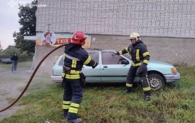 У Народичах вдень загорівся автомобіль — пожежу ліквідували за 20 хвилин