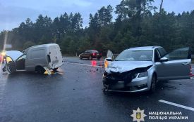 У Житомирі при зіткненні двох легковиків травмовано одного з водіїв