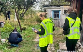 Чоловіку, який вбив дружину, доньку, домашніх тварин та поранив сусідку, обрано запобіжний захід у виді тримання під вартою