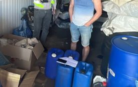 За виготовлення алкогольного фальсифікату судитимуть  п’ятьох жителів області
