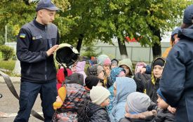 Поліція охорони Житомирщини навчала малюків безпеці разом із рятувальниками та газовиками