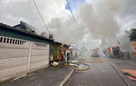 У Житомирі горіло приватне домоволодіння — місцеві кажуть, що там діяв мініготель