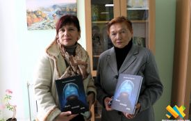 «Ця книга допомогла мені вижити»: мати загиблого Захисника презентувала у Житомирі книгу, написану її сином