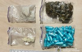 24-річна жителька Коростенщини на побачення з ув’язненим чоловіком привезла наркотики