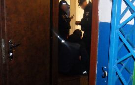 Пришов вибачитися і вдарив ножем у спину: у Житомирі чоловік вбив дружину