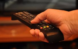 Безбар’єрність у фокусі: Уряд схвалив законопроект про доступність телебачення та медіа-сервісів на замовлення для людей з інвалідністю