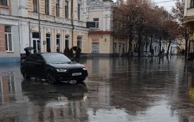 Після інциденту з дрифтом на Михайлівській влада закрила вулицю для транспорту