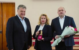 На початку 28-ї сесії обласної ради відзначили державними нагородами жителів Житомирщини