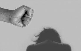 Домашнє насильство — це не приватна справа, а правопорушення, від якого страждають люди будь-якого віку, статі чи соціального статусу