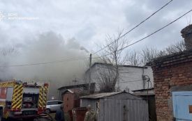 На Польовій горіли гаражі: евакуйовано двоє людей
