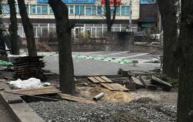 На місці колишнього кафе «Театральне» облаштовують парковку