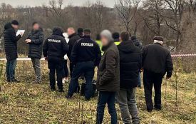 Убив односельця та закопав на городі: в Любарській громаді затримали підозрюваного