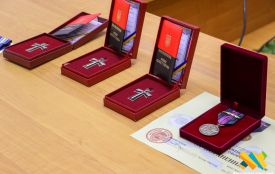 Рідним загиблих Захисників вручили відомчі нагороди
