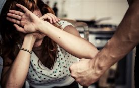 За систематичне знущання з дружини жителю Овруча загрожує  до 2 років позбавлення волі