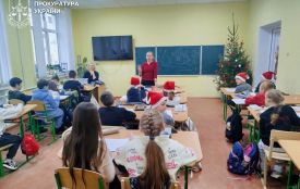 У рамках Всеукраїнської кампанії «16 днів проти насильства» ювенальні прокурори провели зустрічі із учнями навчальних закладів області