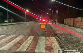 У Житомирі на вулиці Покровській під колеса автомобіля потрапив 17-річний юнак