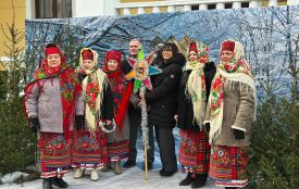 Світло Різдва на Михайлівській: як поліцейські Житомирщини дарували свято містянам