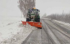 На державних дорогах Житомирщини для боротьби зі стихією задіяні всі наявні сили і засоби