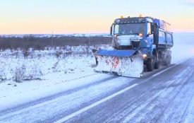 Десятки тисяч тонн снігу скинули з державних доріг за останню добу шляховики Житомирщини