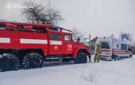 Минулої доби рятувальники Житомирщини витягнули зі снігової пастки 11 одиниць автотехніки, з них 4 - "швидкі"