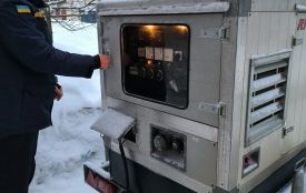 У постраждалій від ворожої атаки громаді на Коростенщині рятувальники розгорнули Пункт незламності і надали генератор