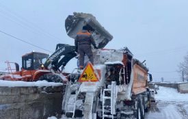 Ситуація на автодорогах області: проїзд мережею доріг державного значення забезпечено, працює понад 50 спецмеханізмів і 67 дорожників