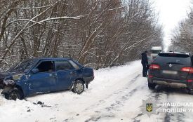 У Бердичівському районі зіштовхнулися ВАЗ і   Renault: травмовано двох пасажирів