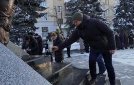 “Вони вистояли! Не витримав бетон!” У Житомирі вшанували пам’ять оборонців Донецького аеропорту