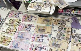 Шахрайство на мільйон: поліцейські Житомирщини викрили групу молодиків у фінансових махінаціях