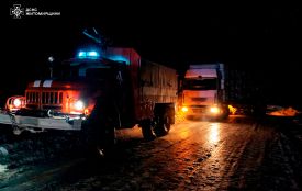 Рятувальники минулої доби двічі визволяли автомобілі з снігового полону