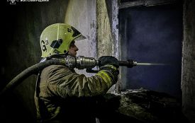 На Коростенщині вогнеборці три години боролися з пожежею в приватній оселі