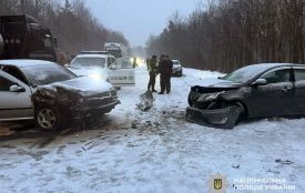 Неподалік Денишів у ДТП травмовано двох пасажирок легковиків