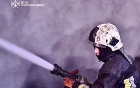 Рятувальники ліквідували пожежу на території підприємства в Коростені