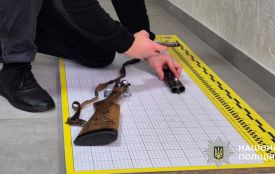 Житомирські поліцейські нагадують: декларування зброї – це можливість законно нею володіти до кінця воєнного стану