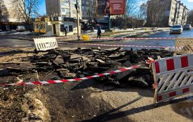 На вулиці І. Мазепи прорвало колектор — фахівці "Житомирводоканалу" ліквідують аварію