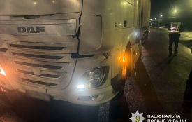 У Житомирі на проспекті Незалежності фура збила пішохода: чоловіка травмовано
