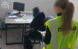 Двом медсестрам, які били та мордували неповнолітню у медичному закладі, повідомлено про підозру