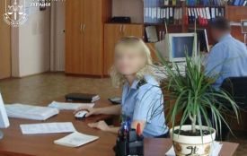 За матеріалами СБУ та ДБР жительці Луганської області заочно повідомлено про підозру у державній зраді