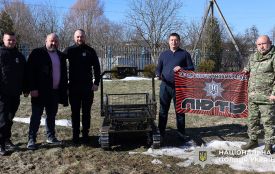 На Житомирщині передали «залізного помічника» для штурмовиків Національної поліції