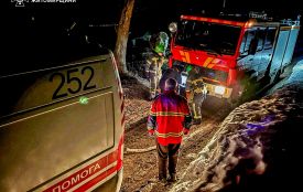 Рятувальники витягли "швидку" з бездоріжжя на Бердичівщині