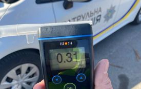 На автодорозі Київ — Чоп за перевищення швидкості зупинили BMW: водій був нетверезий